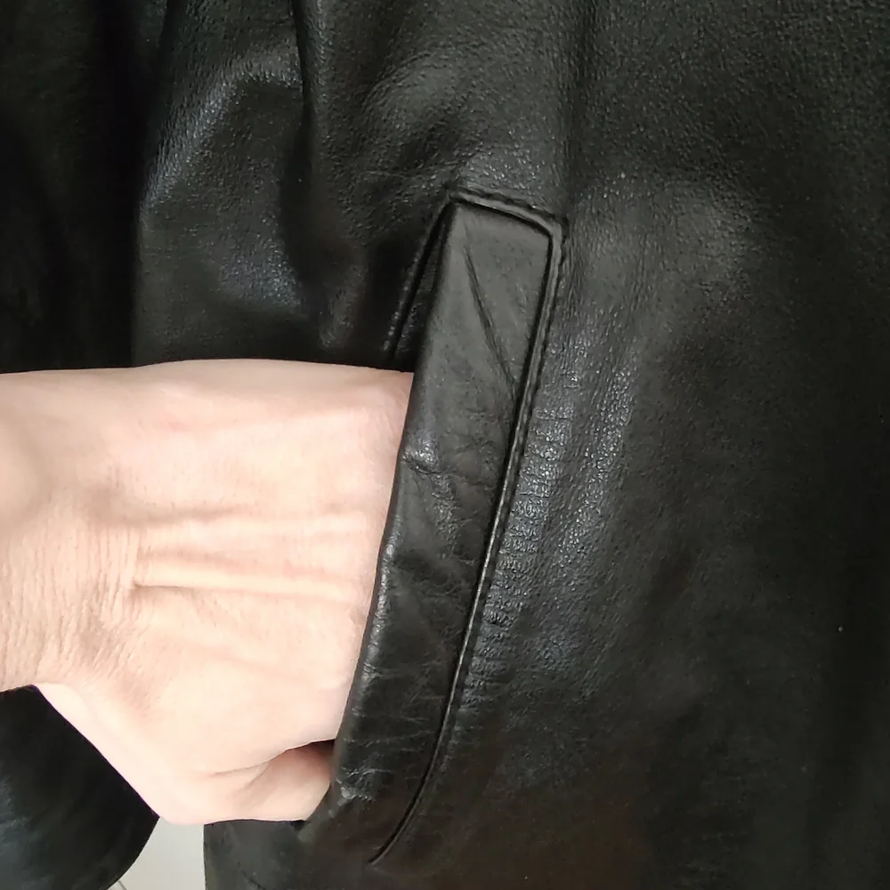 Vintage 80s leather oversized fit coat EUC S M - Picture 5 of 7